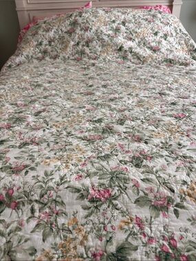 Laura Ashley Pink, Green & Yellow Floral Quilt